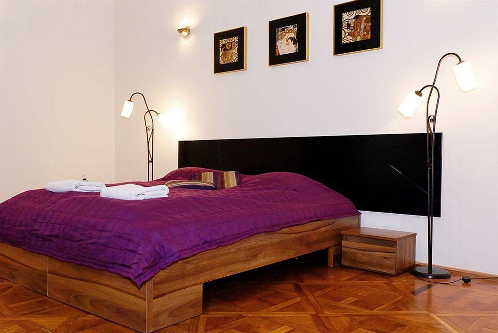Szczepanska 3 Apartmenthouse Krasków Exteriör bild