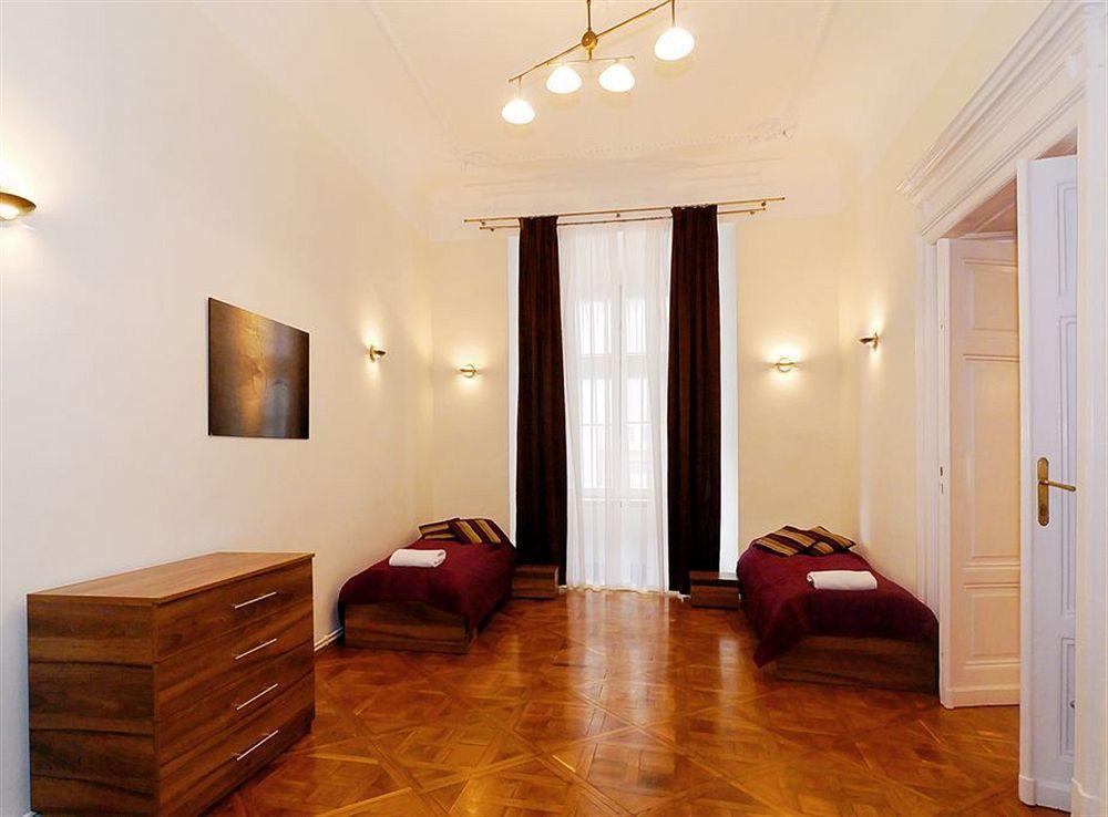 Szczepanska 3 Apartmenthouse Krasków Exteriör bild