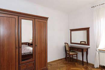 Szczepanska 3 Apartmenthouse Krasków Exteriör bild
